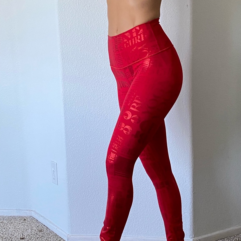 NWOT Size 2 LULU legging